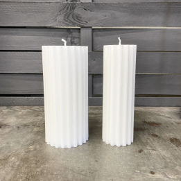 Grooved pillars