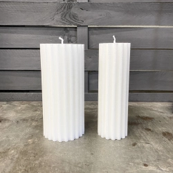 Grooved pillars