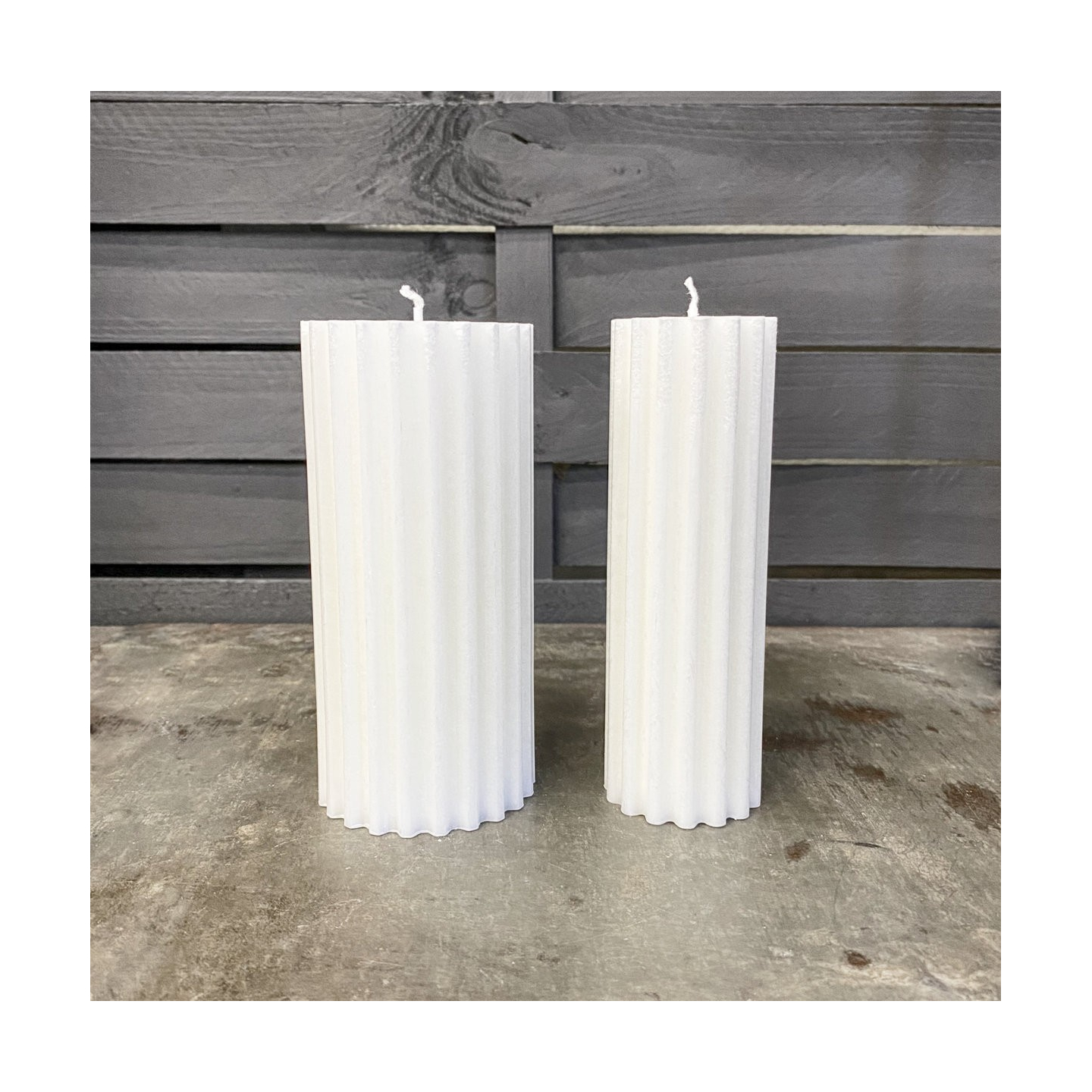 Grooved pillars