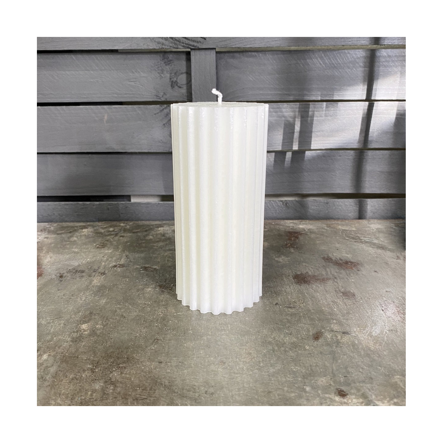 Grooved pillars