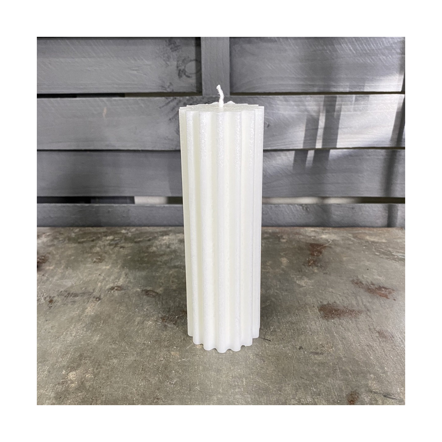 Grooved pillars